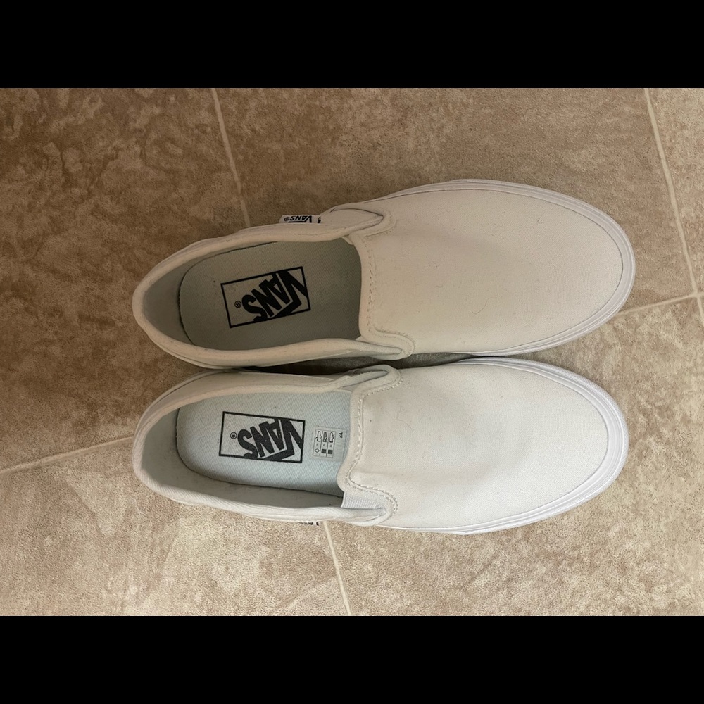 Vans tennis sneakers size 7.5 brand new in box white